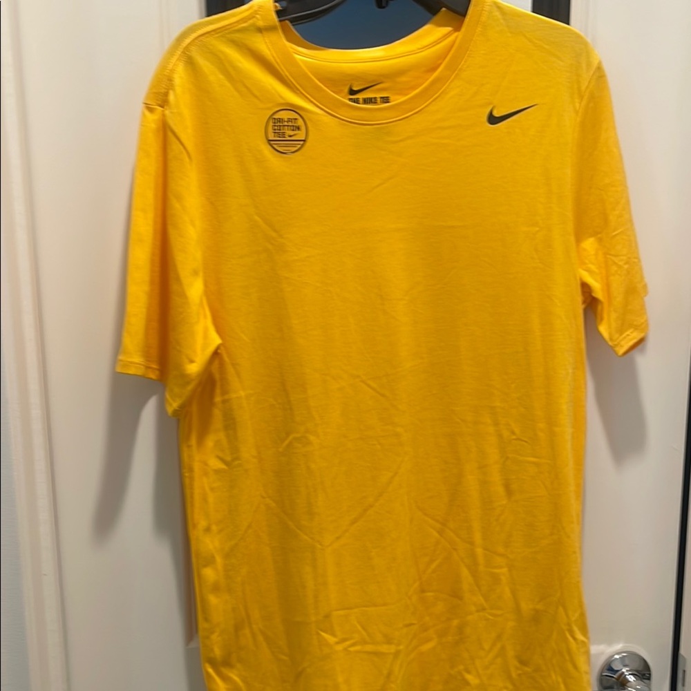 Nike Men's Yellow T-Shirt